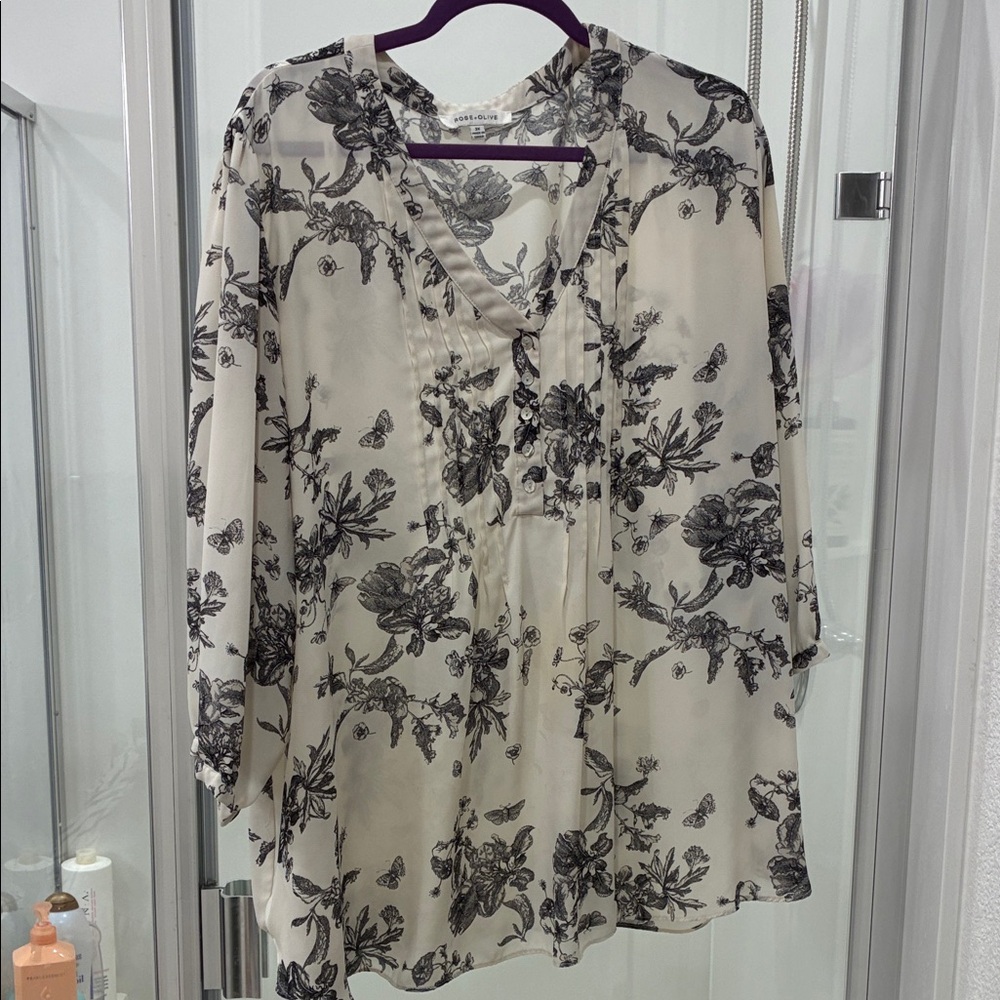 Chic Floral Sheer Blouse in Black and Cream